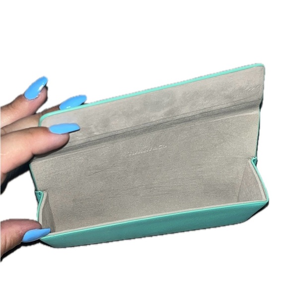 Tiffany & Co. Women’s Eyeglasses Case - Picture 5 of 5